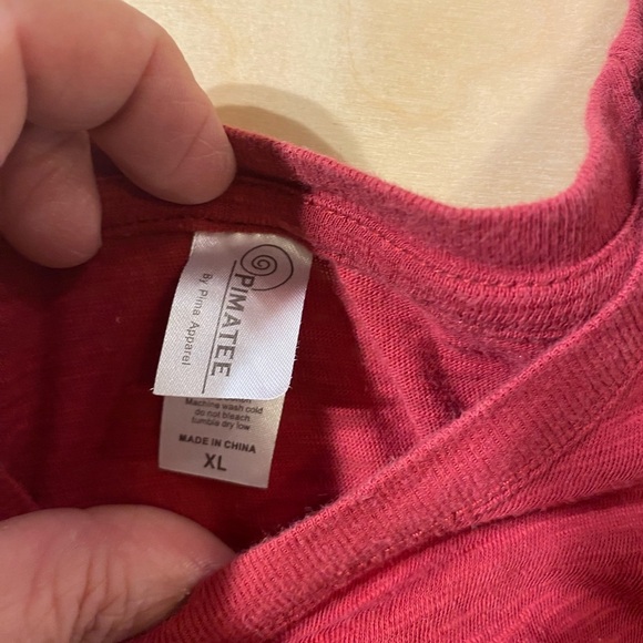 KISS Graphic Red T-Shirt on Pimatee Tag XL (IQ) - Picture 10 of 13